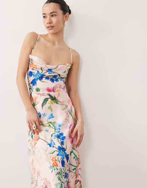 Hope & Ivy Petite – Camisole-Maxikleid aus Satin in Hellrosa mit Blumenmuster, 3 von 4