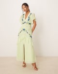 [Hope & Ivy Petite] Hope & Ivy Petite embroidered waterfall sleeve maxi dress with lace trims in mint-Green 8 Green
