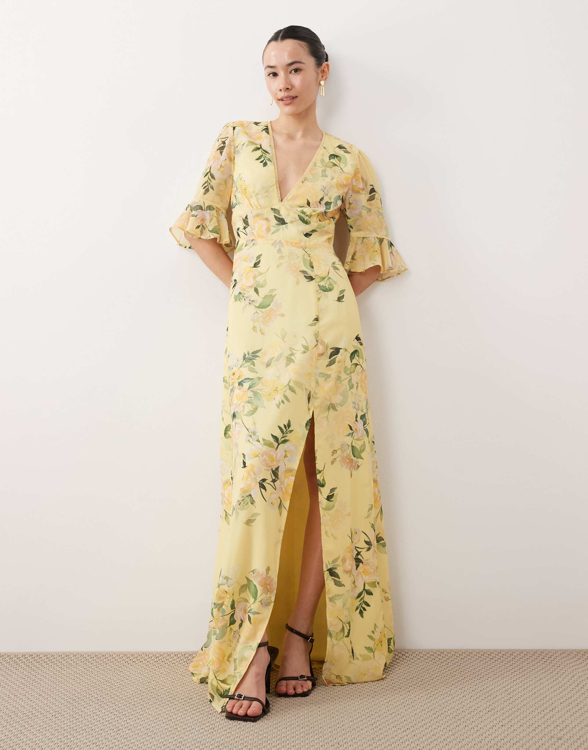 hope & ivy petite frill sleeve thigh slit open back maxi dress in yellow floral