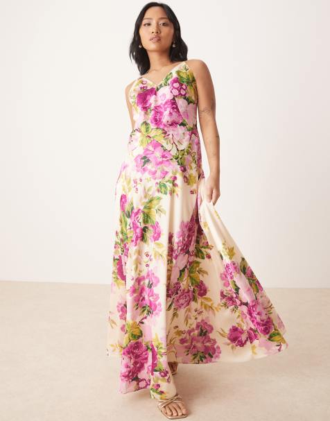 Hope & Ivy Petite - Hvid og pink maxikjole med tynde krydsende stropper bagpå og blomstermønster - view 1
