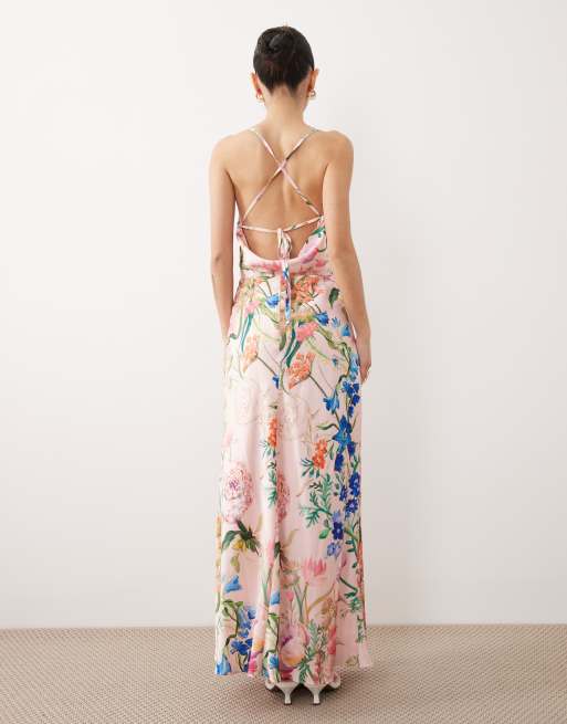 Hope & Ivy Petite - Lyserød cami-maxikjole i satin med blomstermønster, 2 af 4