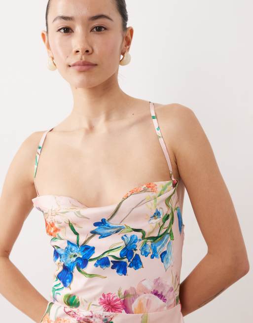 Hope & Ivy Petite - Lyserød cami-maxikjole i satin med blomstermønster, 4 af 4