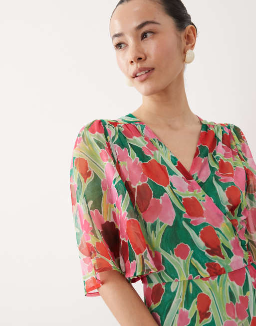 Hope & Ivy Petite - Robe cache-cœur longue nouée à la taille à imprimé pétales - Vert, 3 de 4