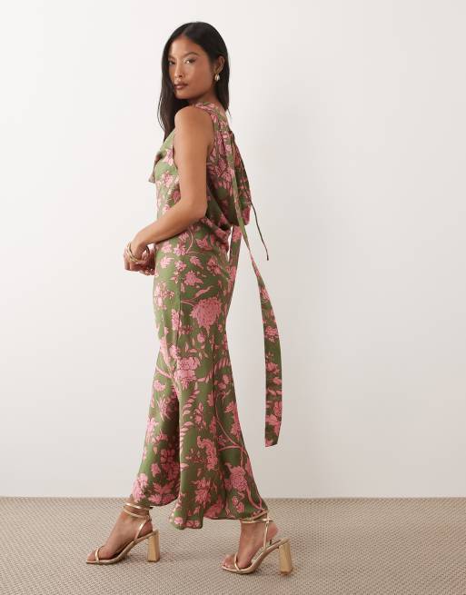 Hope & Ivy Petite - Robe mi-longue en satin à col bénitier et imprimé fleuri - Vert, 2 de 4