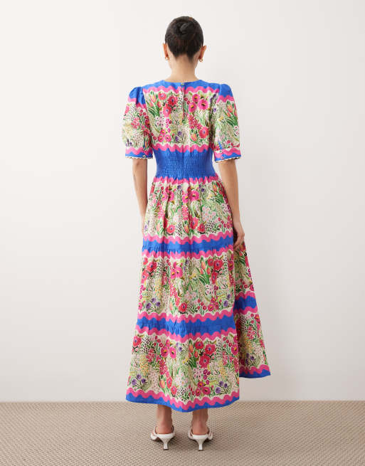Hope & Ivy Petite - Vestito grembiule midi con scollo a V e maniche a sbuffo rosa e blu a fiori, 4 di 4