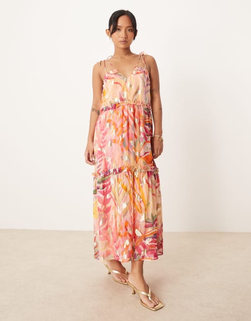 Hope & Ivy Petite - Vestito midi a balze color corallo con dettagli oro e spalline allacciate