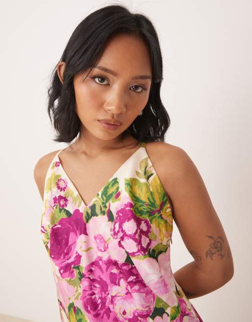Hope & Ivy Petite – Vit och rosablommig maxiklänning med smala, korsade band, 3 av 4