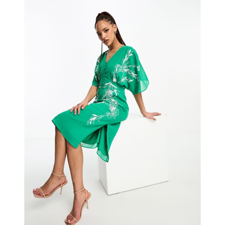 Hope & Ivy plunge front embroidered midi dress in green