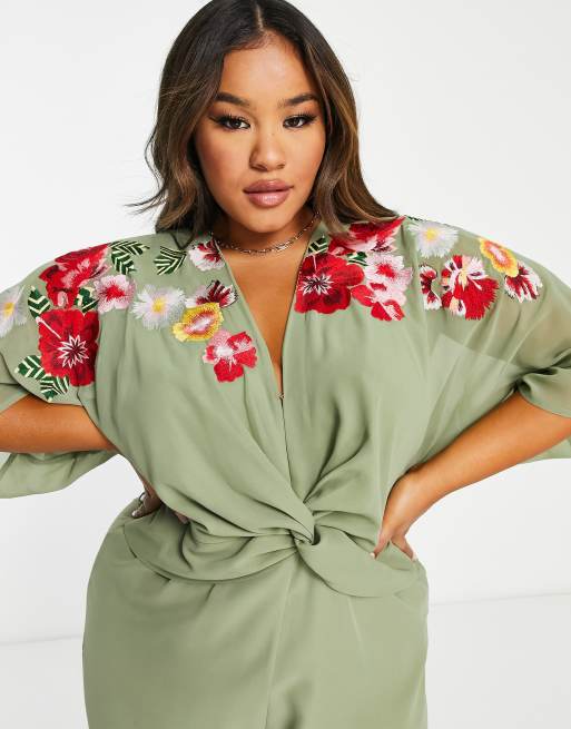 Hope & Ivy Plus – Bestickter Jumpsuit in Olivgrün mit tiefem Ausschnitt und weitem Bein, 4 von 4