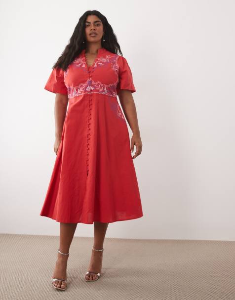 Hope & Ivy Plus besticktes Midikleid mit Knopfleiste und Taschendetail in Rot - view 1