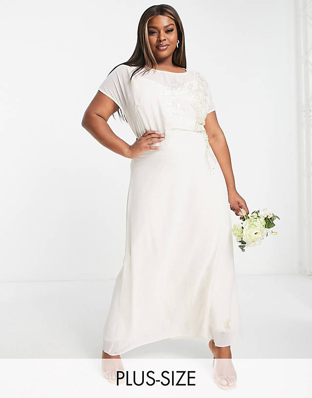 Hope & Ivy Plus - bridal tie back embroidered maxi dress in ivory