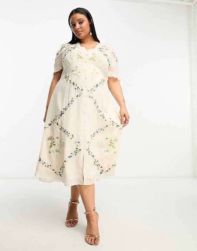 Hope & Ivy Plus - button front embroidered midi dress in cream floral