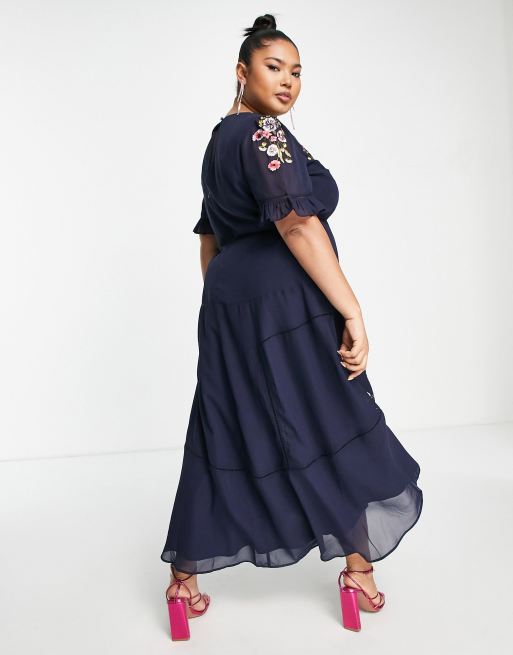 Hope & Ivy – Plus – Claudine – Marinblå broderad klänning, 2 av 4