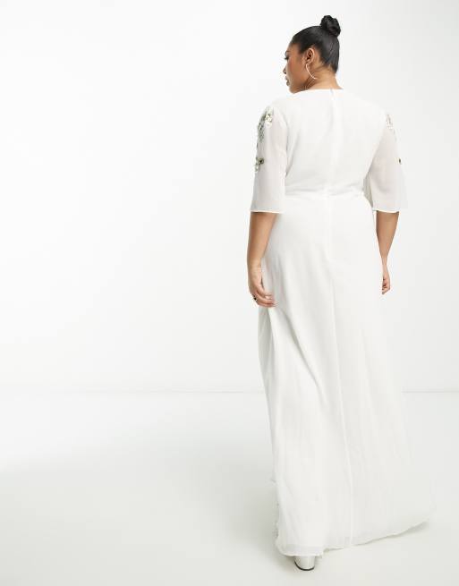 Hope & Ivy Plus embellished plunge flutter sleeve maxi dress in cream, 2 of 4