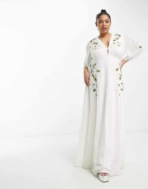 Hope & Ivy Plus embellished plunge flutter sleeve maxi dress in cream, 4 of 4