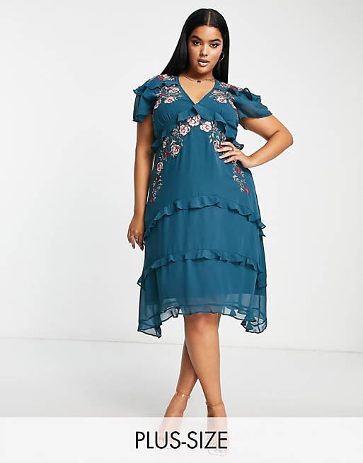 Hope & Ivy Plus embroidered ruffle midi dress in emerald