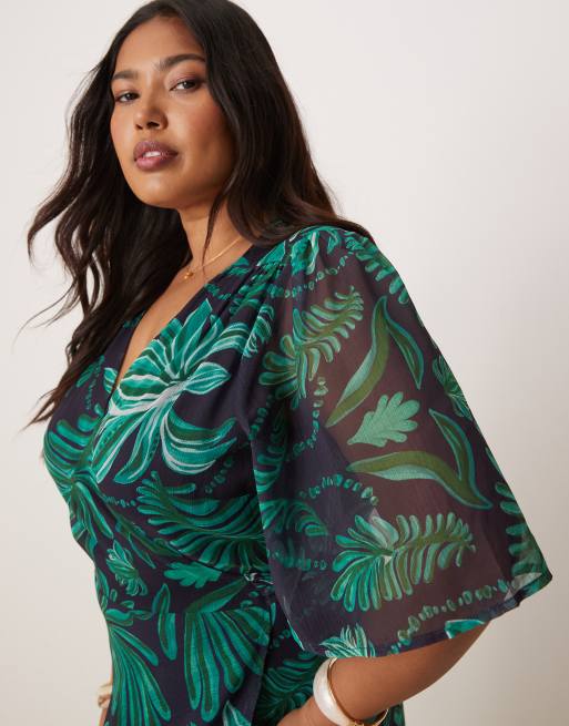 Hope & Ivy Plus flutter sleeve maxi wrap dress in turquoise palm print, 4 of 4