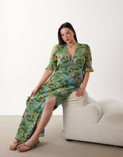 Hope & Ivy Plus frill sleeve thigh split open back maxi dress in river print