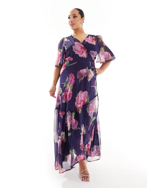 Hope & Ivy Plus – Marinblå och rosa maxiklänning med omlottdesign och volang