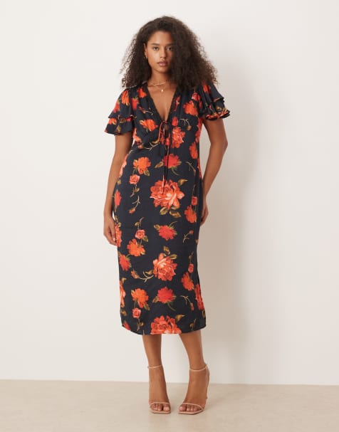 Hope & Ivy Plus – Midi-Freizeitkleid in Schwarz mit rotem Blumenmuster, V-Ausschnitt und Rüschenärmeln - view 1