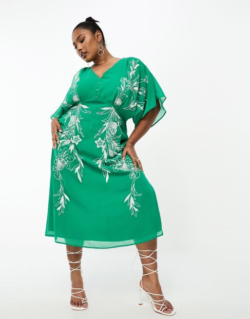 Hope & Ivy Plus – Midikleid in Grün mit tiefem Ausschnitt vorne und Stickerei