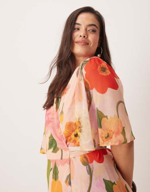 Hope & Ivy Plus - Robe portefeuille longue à fleurs avec manches à volants et liens à la taille - Rose, 2 de 4