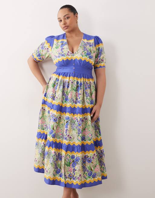 Hope & Ivy Plus - Smock-midikjole med pufærmer og V-hals samt gult/blåt blomsterprint, 3 af 4