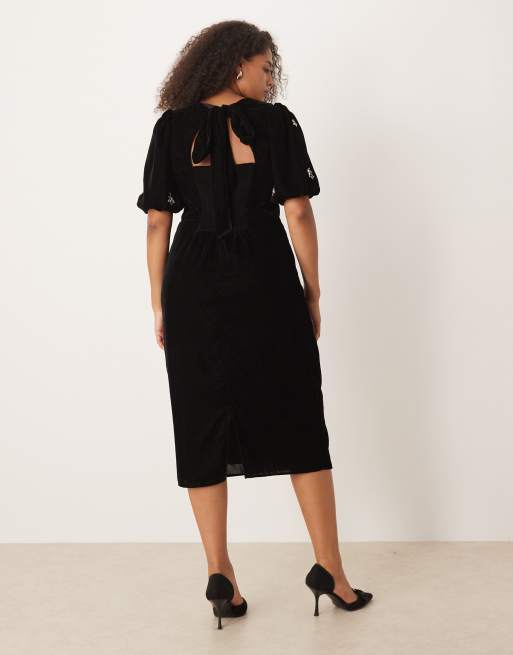 Hope & Ivy Plus square neck embellished velvet midi dress in black
