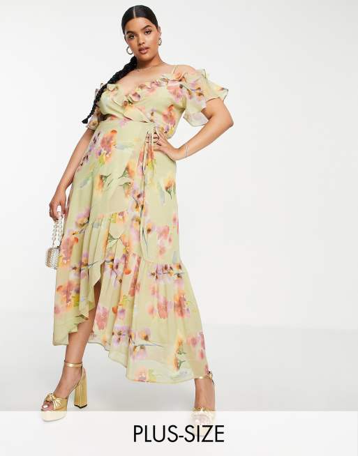 Hope & Ivy Plus - Vestito lungo con spalle scoperte e volant color salvia con stampa a fiori
