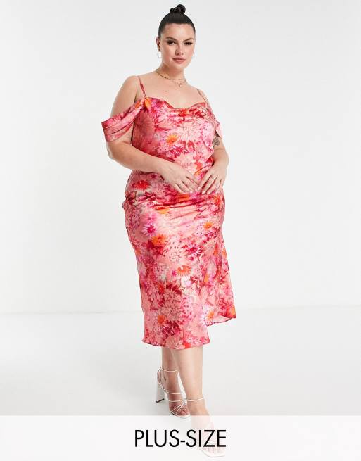 Hope & Ivy Plus - Vestito midi con spalle scoperte in raso rosso e rosa con stampa a fiori