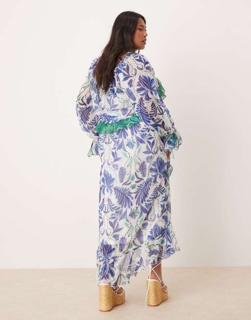 Hope & Ivy Plus - Vestito trasparente con gonna al polpaccio bianco e blu con stampa di palme e volant, 3 di 4