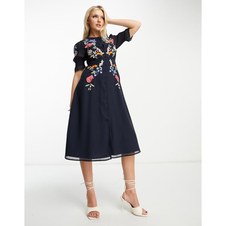 Hope and ivy embroidered midi dress 2025 with ruched sleeves