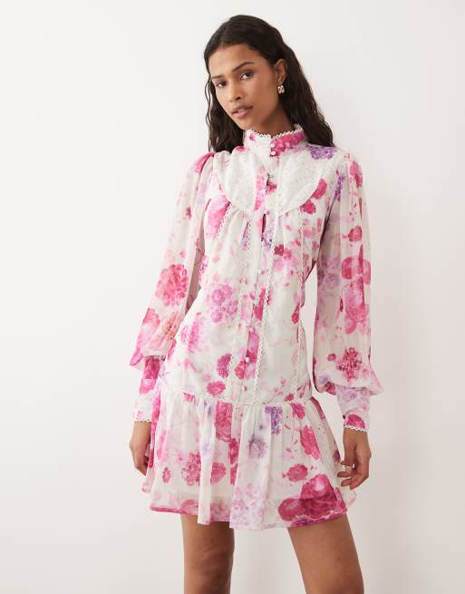 Hope & Ivy - Robe courte à fleurs en mousseline avec col montant, manches ballon et taille basse - Rose, 4 de 4