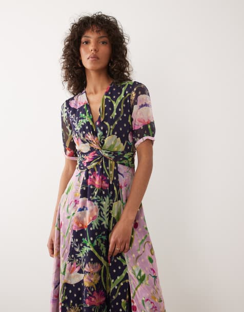 Hope & Ivy - Robe mi-longue à fleurs variées avec buste cache-cœur - view 1