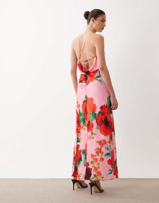 Hope & Ivy – Rosa, blommig maxiklänning i satin med smala axelband, 4 av 4