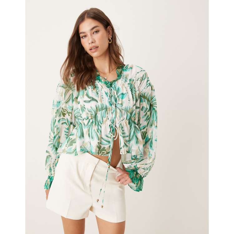 Hope & Ivy ruched tie front balloon sleeve top in green | ASOS