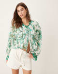 [Hope & Ivy] Hope & Ivy ruched tie front balloon sleeve top in green 12 Green