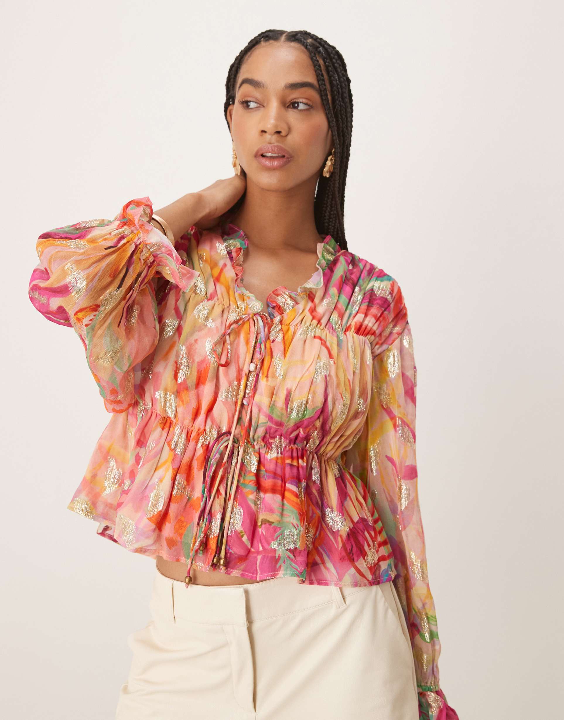 hope & ivy ruched tie front balloon sleeves top in multi