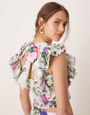 Hope & Ivy Ruffle Sleeve Tie Back Cropped Top