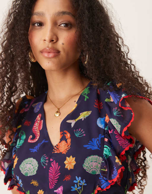 Hope & Ivy ruffle sleeve tie back cropped top in navy shell print (part of a set), 3 of 4