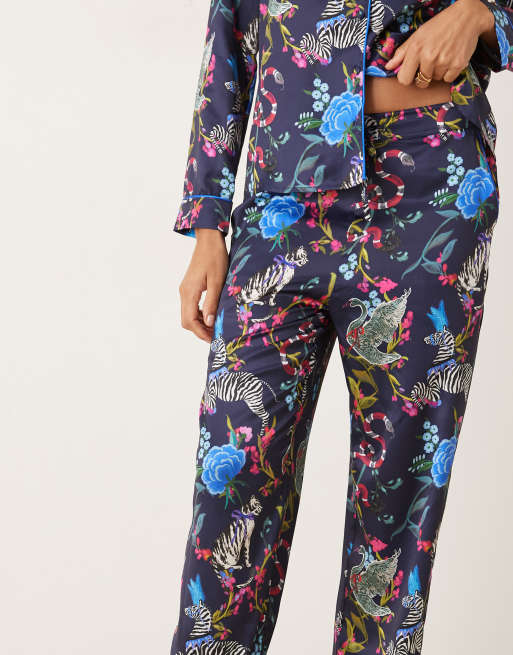 Hope & Ivy - Satijnen set van pyjamatop en -broek in blauw met dierentuinprint, 3 van 4