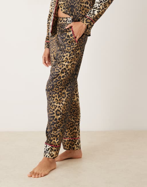 Hope & Ivy - Satijnen set van pyjamatop en -broek in bruine luipaardprint, 4 van 4