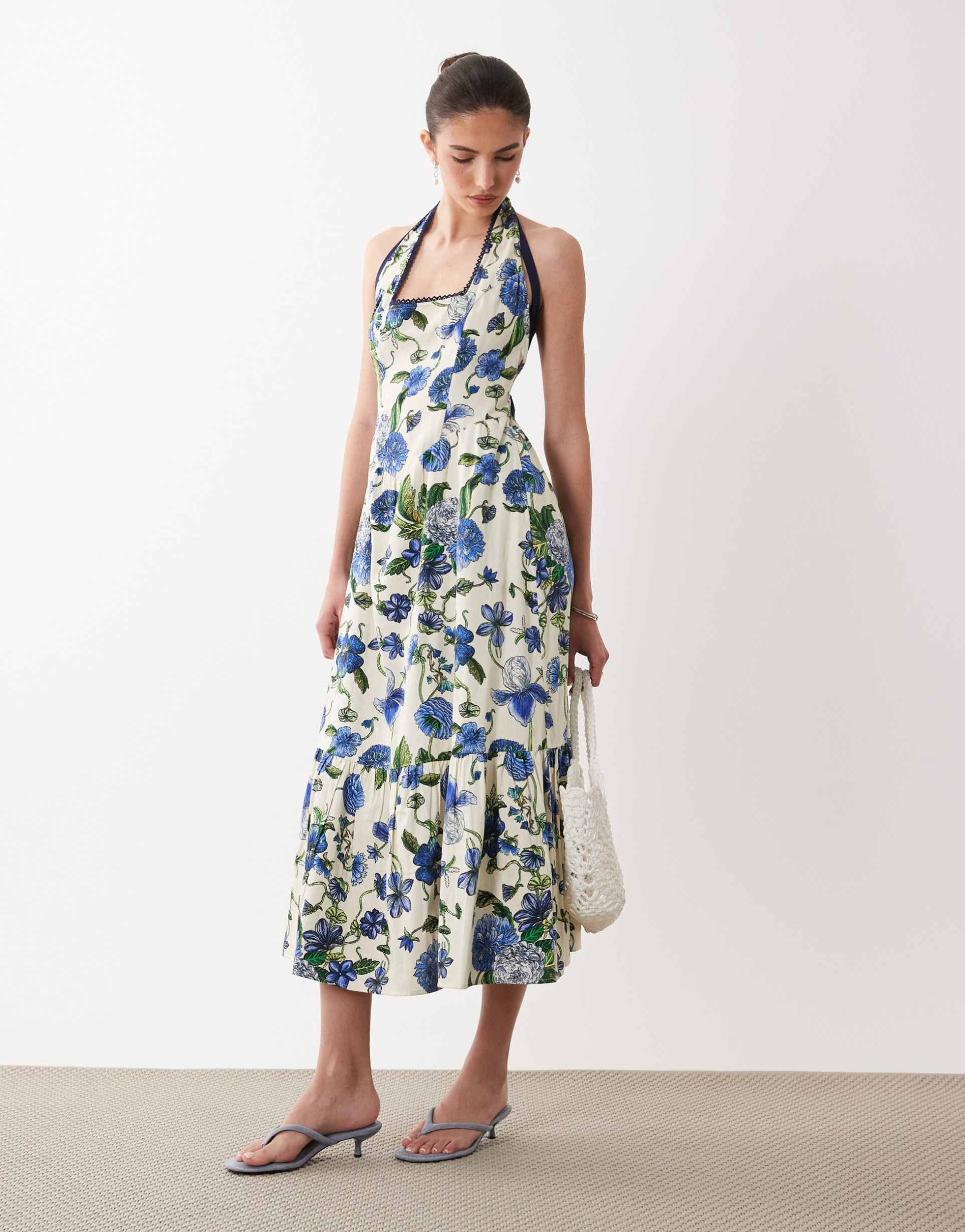 hope & ivy square halter neck midi dress with tie back in blue floral