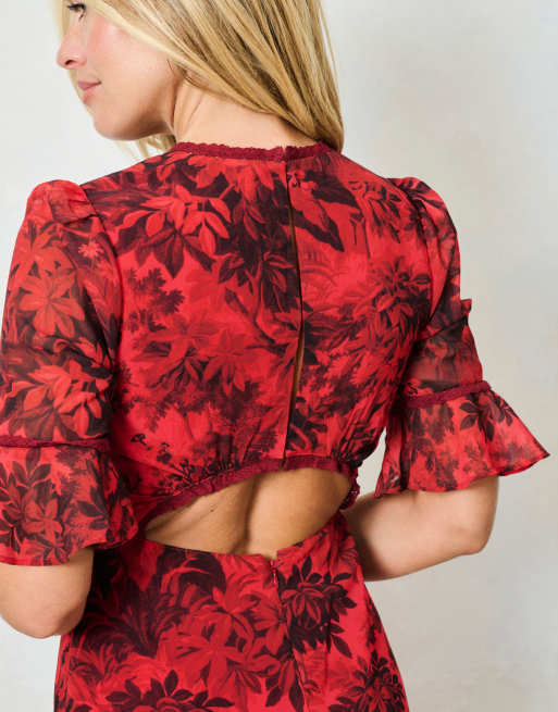 Hope & Ivy The aaliyah frill sleeve thigh split open back maxi dress with lace trim in red multi, 3 of 4