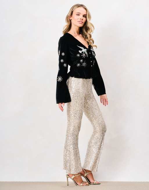 Hope & Ivy The glacia long sleeve v-neck button front embellished top in black, 4 of 5