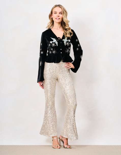 Hope & Ivy The glacia long sleeve v-neck button front embellished top in black - view 1