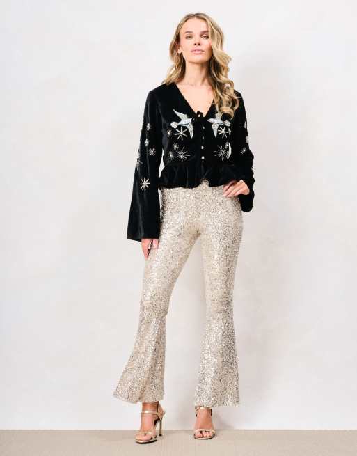 Hope & Ivy The glacia long sleeve v-neck button front embellished top in black, 5 of 5