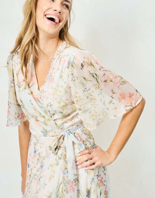 Hope & Ivy The haven flutter sleeve maxi wrap dress with tie waist in cream, 3 of 4