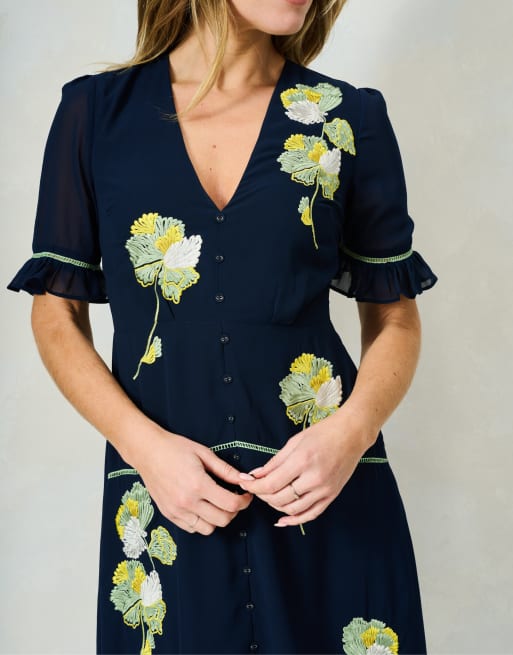 elliatt ingrid floral-embroidered midi-dress Elliatt Ingrid Floral-Embroidered Midi-Dress