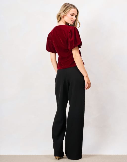 Hope & Ivy The kia puff sleeve v-neck top with embellished bows in burgundy, 3 of 4